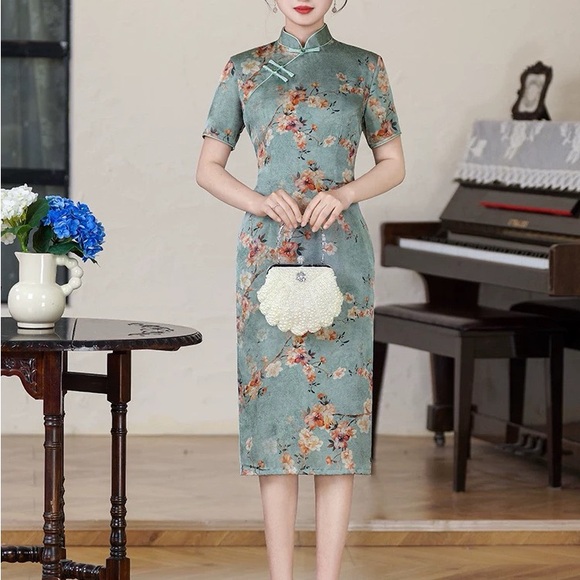 Floral Green Cheongsam Dress - Picture 1 of 7